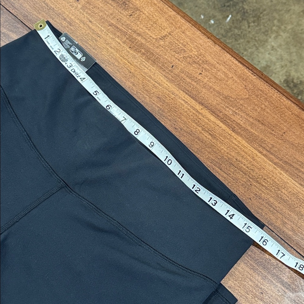 Women’s Under Armour Black Leggings - Picture 7 of 8